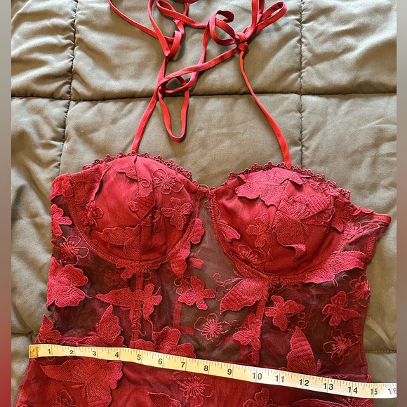 SHEIN | L | Burgundy Lace-up Mermaid Dress with Butterfly Appliqué - Picture 6 of 9